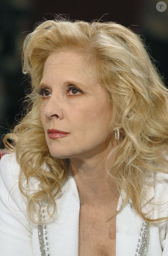 Une technique parfaitement maîtrisée qui fait la grande fierté de son célèbre coiffeur attitré.

Sylvie Vartan lors de l'émission "Vivement Dimanche". © JLPPA / Bestimage
