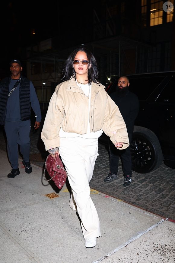 New York, NY Rihanna et A$AP Rocky profitent d'un peu de temps entre papa et maman après avoir célébré l'anniversaire de RZA au Sloomoo Institute à New York.

Sur la photo : Rihanna