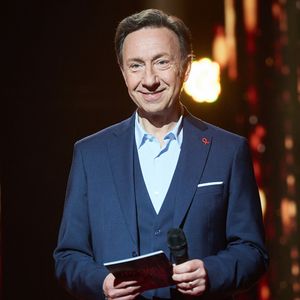 Exclusif - Stephane Bern lors de l’enregistrement de l’émission “Les stars s’unissent pour le Sidaction” au théâtre Marigny à Paris, France, le 11 mars 2025. L’émission sera diffusée en prime le 22 mars sur France 2. © Guirec-Moreau/ Bestimage