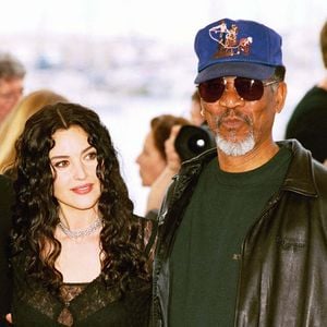 Archives - Gene Hackman et Monica Bellucci - présentent Under Suspicion - aux côtés de Morgan Freeman au festival de Cannes en 2000. (ALPHA AGENCY / BESTIMAGE).