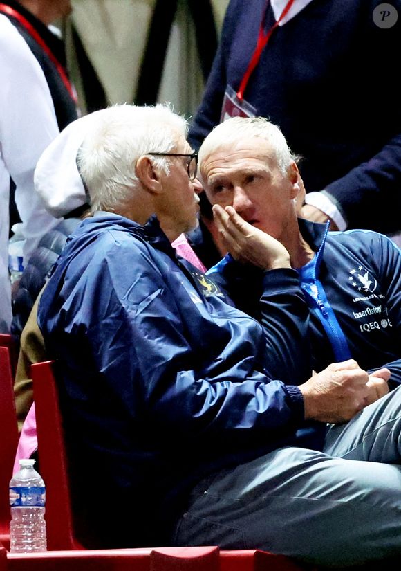 Aimé Jacquet et Didier Deschamps durant la première édition du " match des légendes " opposant l'équipe des Légendes, les anciens de Cannes, à l'équipe des Etoiles avec pour capitaine Didier Deschamps, au stade Pierre de Coubertin à Cannes, le 30 octobre 2025. Les Légendes cannoises, coachées par Luis Fernandez et supportées par Zinedine Zidane qui portait les couleurs cannoises, mais qui n'a pas joué, ont remporté le match 3 à 2. Tous les bénéfices de la soirée seront reversés aux associations les Etoiles de l'Espoir, à l'association Adrien et à l'association Clin d'Oeil, qui oeuvrent pour les plus démunis et la jeunesse.

© Dominique Jacovides / Bruno Bebert / Bestimage