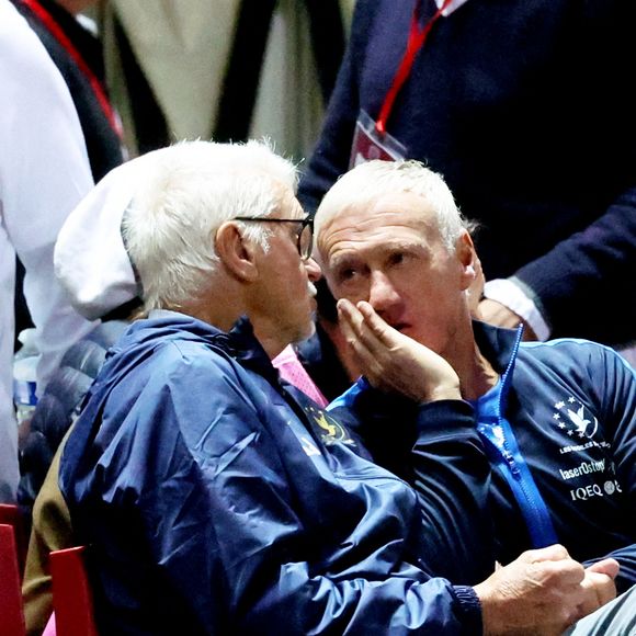 Aimé Jacquet et Didier Deschamps durant la première édition du " match des légendes " opposant l'équipe des Légendes, les anciens de Cannes, à l'équipe des Etoiles avec pour capitaine Didier Deschamps, au stade Pierre de Coubertin à Cannes, le 30 octobre 2025. Les Légendes cannoises, coachées par Luis Fernandez et supportées par Zinedine Zidane qui portait les couleurs cannoises, mais qui n'a pas joué, ont remporté le match 3 à 2. Tous les bénéfices de la soirée seront reversés aux associations les Etoiles de l'Espoir, à l'association Adrien et à l'association Clin d'Oeil, qui oeuvrent pour les plus démunis et la jeunesse.

© Dominique Jacovides / Bruno Bebert / Bestimage