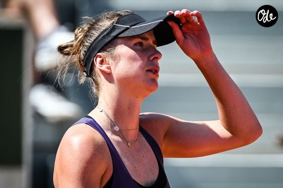Gaël Monfils assiste à la victoire de sa femme, l'Ukrainienne Elina Svitolina face à l'Australienne S.Hunter (2-6, 6-3, 6-1) lors des Internationaux de France de Tennis de Roland Garros 2023, le 31 mai 2023. 
Crédit : Matthieu Mirville / Bestimage
