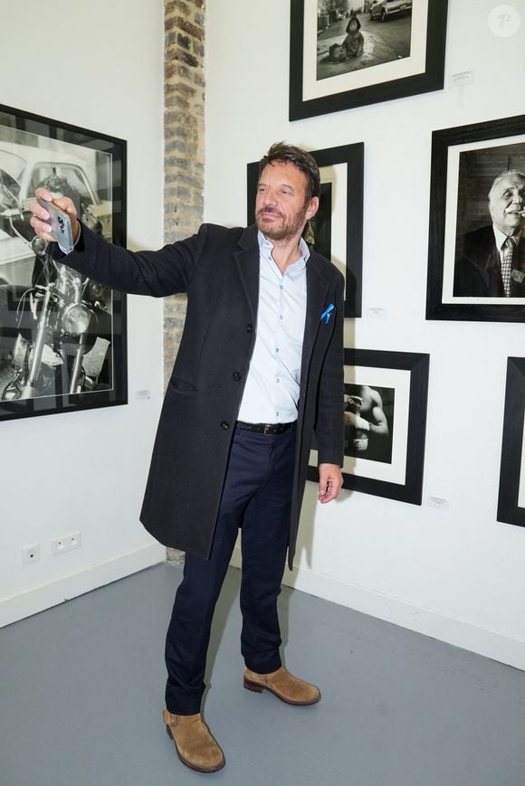 Samuel Le Bihan - Vernissage de l'Exposition « 11 »consacrée au photographe et réalisateur Richard Aujard sur l'Île Saint-Louis le 9 octobre 2025.

© Anne-Sophie Guebey / Bestimage