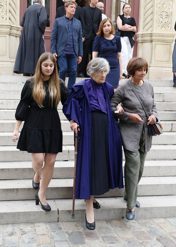 Exclusif - La petite nièce Liziko, Elisabeth Gagarine et sa soeur  Macha Meril aux obsèques de leur soeur la princesse Hélène Gagarine en la cathédrale Saint-Alexandre-Nevsky, à Paris, France, le 20 août 2025. © Denis Guignebourg/Bestimage