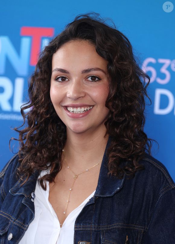 Et continue de vivre son amour loin des caméras !

Marie Fevre au photocall de "Un si grand soleil" lors de la 63eme édition du Festival de television de Monte-Carlo, Monaco, le 15 juin 2024. © Denis Guignebourg/BestImage