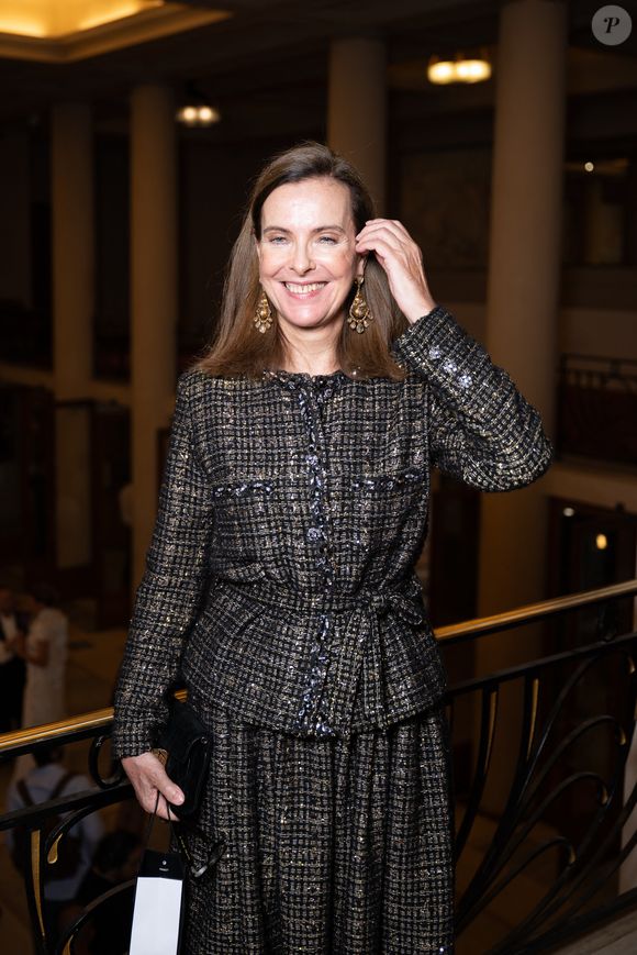 Carole Bouquet au défilé Stéphane Rolland Collection Haute Couture Automne/Hiver 2025-2026 lors de la Fashion Week de Paris (PFW) au théâtre des Champs-Élysées, à Paris, France, le 8 juillet 2025. Pierre Perusseau/Bestimage
