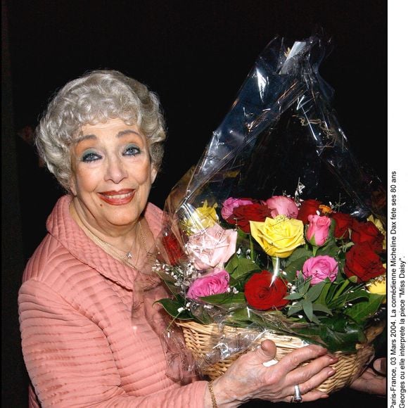 Micheline Dax fête ses 80 ans sur les planches du théâtre Saint-Georges. © Serge Arnal/ABACA. 56720-2. Paris-France, 03 Mars 2004