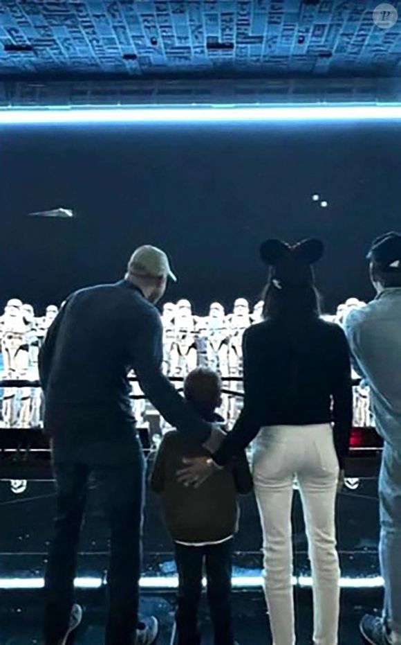 Le prince Harry révèle que Space Mountain est son attraction préférée dans les parcs d'attractions – grâce à la princesse Diana –, lors de son apparition avec son épouse Meghan Markle dans l'émission spéciale d'ABC célébrant le 70e anniversaire de Disneyland. Photo par Backgrid UK/ Bestimage