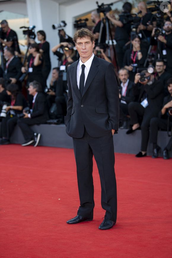 Cedric Jimenez lors de la cérémonie de clôture du 82ème Festival International du Film de Venise (La Mostra), Italie, le 6 septembre 2025. © SGP/Bestimage