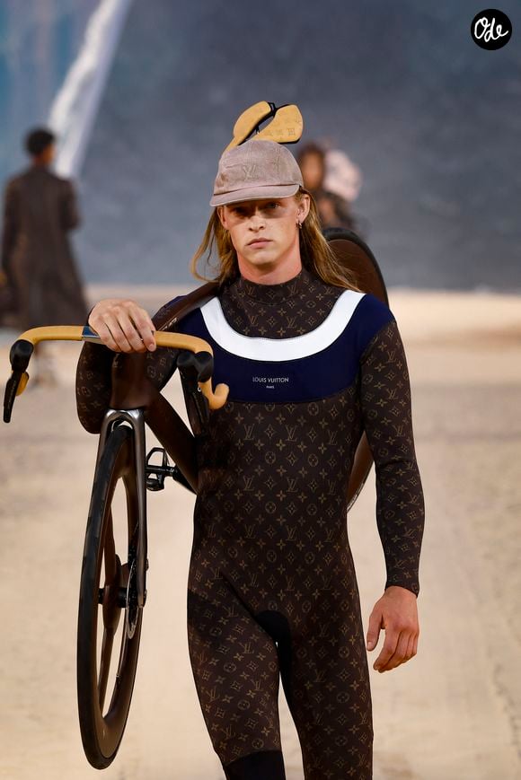 Défilé de mode Louis Vuitton Prêt à Porter Collection Homme Printemps/Été 2027 lors de la Fashion Week de Paris, à la Cité Internationale Universitaire de Paris, France, le 23 juin 2026. © Bestimage