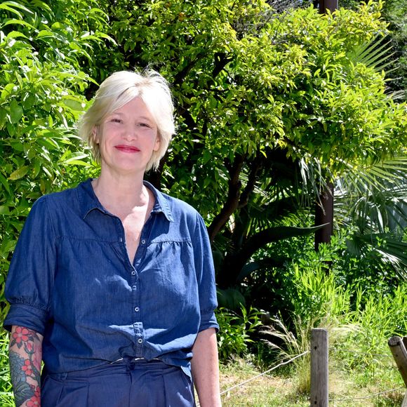 Maïtena Biraben durant la 28ème édition du Festival du Livre de Nice au Jardin Albert 1er.
Cette année, le président d'honneur est l'auteur algérien d'expression française, principalement romancier mais aussi essayiste, Boualem Sansal. Plus de 200 auteurs sont présents pour ce rendez-vous européen et méditerranéen du livre. Le thème de cette édition est le Courage. © Bruno Bebert / Bestimage
