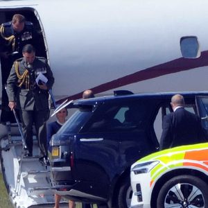 Le prince William et son épouse Kate Middleton à l'aéroport de Glasgow en Écosse, le 22 mai 2025.  Backgrid UK/ Bestimage