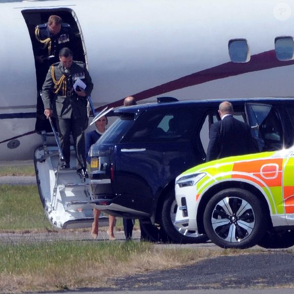 Le prince William et son épouse Kate Middleton à l'aéroport de Glasgow en Écosse, le 22 mai 2025.  Backgrid UK/ Bestimage