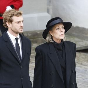 13 janvier 2023, Bade-Wurtemberg, Salem : Pierre Casiraghi et sa mère Caroline, princesse de Hanovre et princesse de Monaco, quittent la cathédrale après les funérailles de Max Margrave de Bade. Photo de Philipp von Ditfurth/DPA/ABACAPRESS.COM