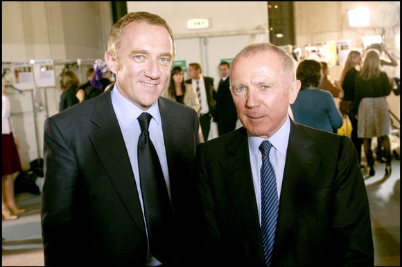 François-Henri Pinault et son père au défilé Yves-Saint Laurent, en 2007 à Paris RINDOFF-BORDE / BESTIMAGE