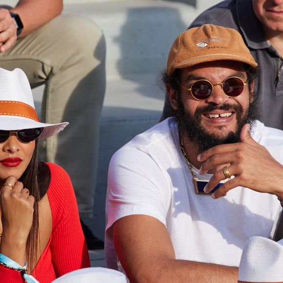 “Thankful for my family (reconnaissante pour ma famille)”, a écrit sa femme, Lais Ribeiro

Joakim Noah et sa femme Lais Ribeiro - Personnalités dans les tribunes lors des internationaux de tennis de Roland Garros le 29 mai 2023. © Moreau / Jacovides / Bestimage