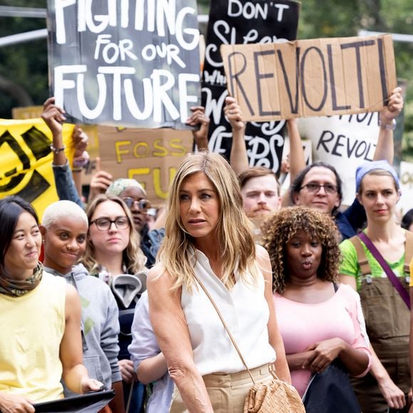 Jennifer Aniston participe à une manifestation contre le changement climatique lors du tournage du Morning Show, New York City, NY, USA le 25 juillet 2024. Photo de Janet Myer/INSTARimages/ABACAPRESS.COM