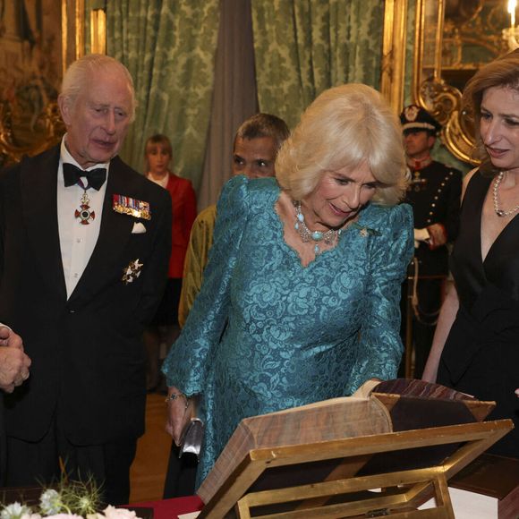 Le roi Charles III d'Angleterre et Camilla Parker Bowles, reine consort d'Angleterre, au banquet d'Etat en leur honneur au palais du Quirinale à Rome, le 9 avril 2025. Imago/PsnewZ/Bestimage