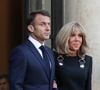 Un geste de Brigitte Macron envers son époux n'a pas fini d'être commenté
Le président Emmanuel Macron et sa femme Brigitte Macron - Le président de la République et sa femme ont reçu le roi et la reine consort au palais de l'Elysée à Paris le
© Stéphane Lemouton / Bestimage