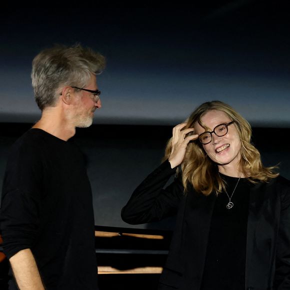 Concert surprise, après la projection de son film, d'Isabelle Carré, accompagnée par son frère Benoît Carré au piano lors de la 7e édition du festival Cineroman à Nice le 1er Octobre 2025 © Bebert-Jacovides/Bestimage