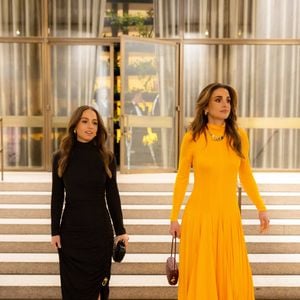 La reine Rania et la princesse Iman de Jordanie lors du dîner de gala "Kering Foundation Caring for Women" à New York, le 15 septembre 2022.