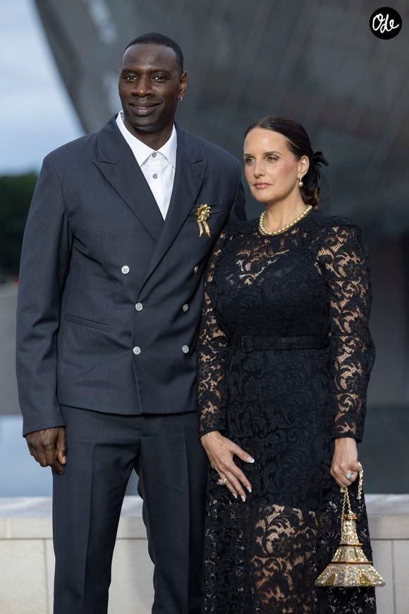 Omar Sy et sa Helene (bijoux Tasaki) - Photocall du dîner "Prelude pour les JO" à la Fondation Vuitton à Paris, France, le 25 juillet 2024. © Olivier Borde/Bestimage