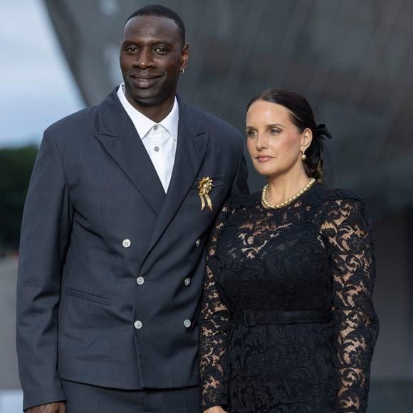 Omar Sy et sa Helene (bijoux Tasaki) - Photocall du dîner "Prelude pour les JO" à la Fondation Vuitton à Paris, France, le 25 juillet 2024. © Olivier Borde/Bestimage
