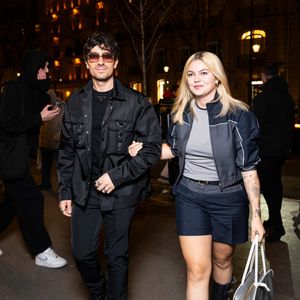 Louane Emera et son fiancé Florian Rossi à l'after party de la maison Miu Miu au club Gigi à Paris pendant la fashion week (PFW) le 11 mars 2025.

© Perusseau / Da Silva / Bestimage