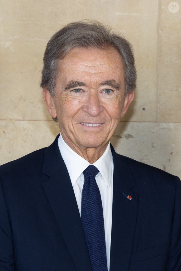 LVMH s’est aussi imposé dans les vignobles provençaux, avec des domaines tels que Château d’Esclans, Jas d’Esclans, Galoupet et Minuty, véritables références du rosé haut de gamme. 

Bernard Arnault - Greeting du défilé Louis Vuitton Collection Femme Prêt-à-porter Printemps/Eté 2023 lors de la Fashion Week de Paris (PFW), France, le 4 octobre 2022. © Olivier Borde/Bertrand Rindoff Petroff/Bestimage