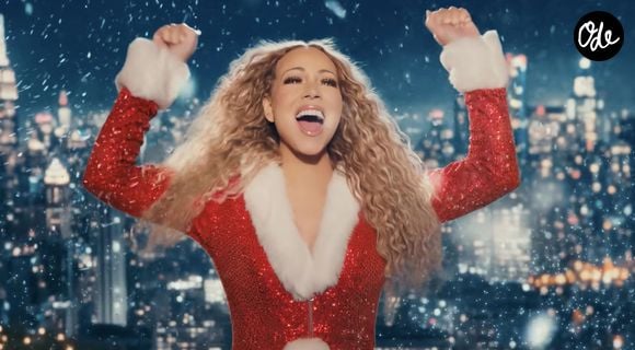 L'hymne règne en maître sur les classements musicaux à chaque période de Noël. Un succès qui avait amené de nombreux records à Mariah Carey.

Mariah Carey sort sa vidéo annuelle : “It’s Time” pour lancer la période de Noël. 

© Bestimage