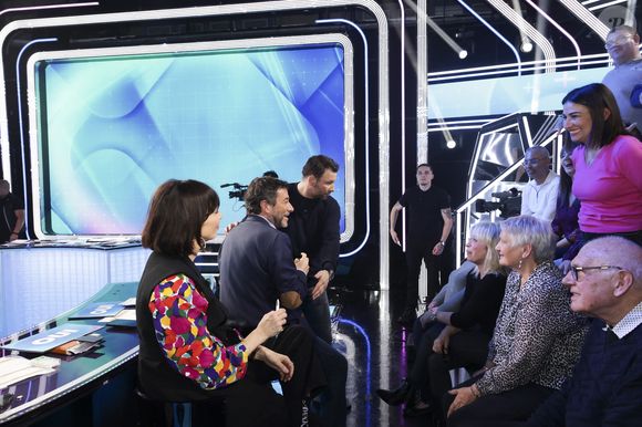 Exclusif -  Géraldine Maillet, Bernard Montiel, Raymond Aabou, sur le plateau de l’émission « TPMP » présentée par C.Hanouna et diffusée en direct sur C8, Paris, France, le 20 février 2025. © Jack Tribeca / Bestimage