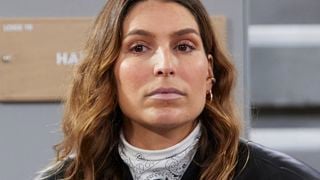 Laury Thilleman est retournée vivre chez ses parents : "Occupez-vous de moi ! J'ai besoin d'amour"