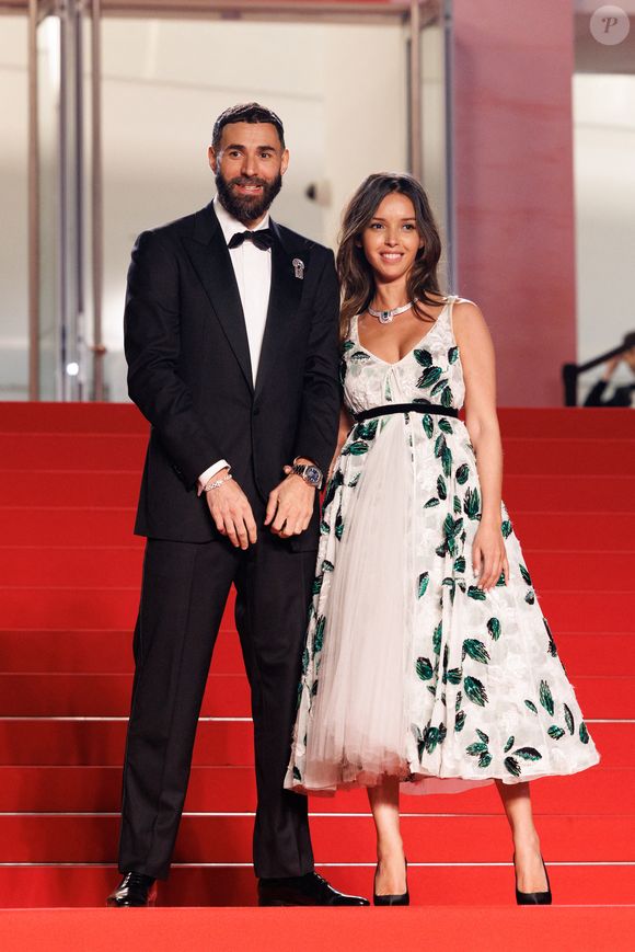 Karim Benzema et sa compagne Lyna Khoudri à la descente des marches du film « 13 jours 13 nuits » lors du 78ème Festival International du Film de Cannes. Le 23 mai 2025
© © Jacovides-Moreau / Bestimage / Bestimage