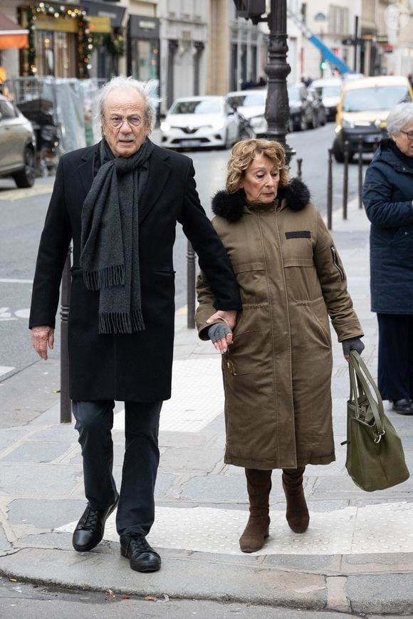 Patrick Chesnais lors de la cérémonie d'enterrement de l'acteur franco-danois Niels Arestrup devant l'église Saint-Roch à Paris, le 10 décembre 2024. Niels Arestrup, décédé le 1er décembre 2024 à l'âge de 75 ans, était un pilier du théâtre et du cinéma français depuis les années 1970, mais son profil a été rehaussé au niveau international au cours de la première décennie de ce siècle par deux films réalisés par Jacques Audiard. Photo par Nasser Berzane/ABACAPRESS.COM