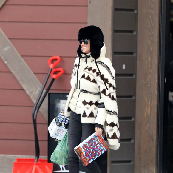 Exclusif - Laeticia Hallyday - Laeticia Hallyday lors d'une journée au ski à la station "Big Sky" dans le Montana avec leurs filles respectives, le 16 février 2020. © Agence / Bestimage
