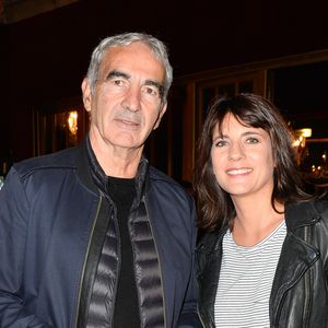 L'animatrice a auparavant fréquenté Raymond Domenech durant de nombreuses années

Exclusif - Raymond Domenech et sa compagne Estelle Denis - People en backstage du One-man-show de Ary Abittan sur la scène du Casino de Paris avec son spectacle "My story" à Paris le 3 novembre 2017. © Coadic Guirec/Bestimage