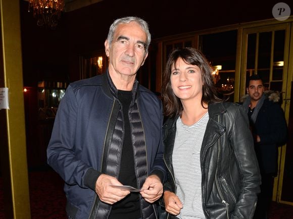 L'animatrice a auparavant fréquenté Raymond Domenech durant de nombreuses années

Exclusif - Raymond Domenech et sa compagne Estelle Denis - People en backstage du One-man-show de Ary Abittan sur la scène du Casino de Paris avec son spectacle "My story" à Paris le 3 novembre 2017. © Coadic Guirec/Bestimage