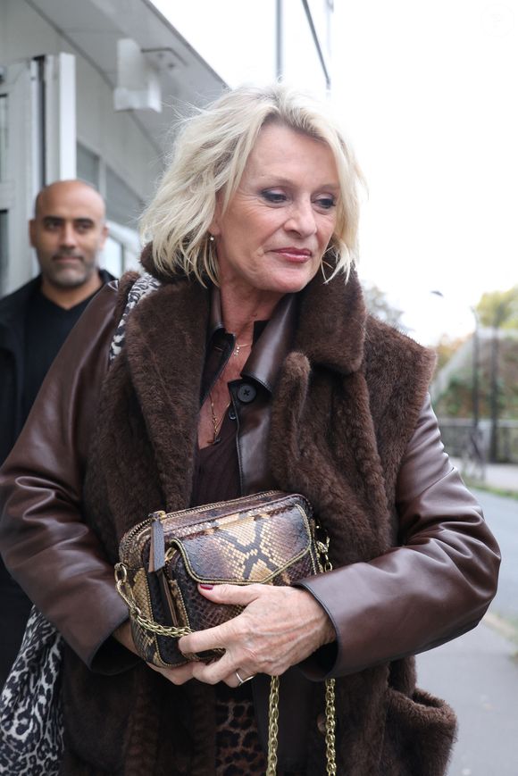 Exclusif - Sophie Davant - Arrivées lors de l'enregistrement de l'émission "Vivement Dimanche" (du 16 novembre) à Paris le 22 octobre 2025. © Bestimage