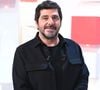 Il raconte : "Peut-être que ça vous paraît petit comme histoire, mais je trouvais ça exceptionnel que le pape soit devancé d'un monsieur qui tenait une pizza avant que la papamobile arrive."
Exclusif - Patrick Fiori - Enregistrement de l'émission Vivement dimanche en hommage au duo Jean Poiret et Michel Serrault au studio Gabriel, presentée par Michel Drucker . Diffusion sur France 3 le 17 mars 2024. . © Guillaume Gaffiot / Bestimage