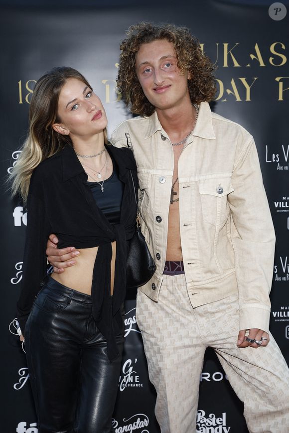 Quant à sa fille unique Sasha Nikolic, elle est sortie du silence pour réagir à son tour quant à l'actualité concernant son paternel. 

Exclusif - Joalukas Noah avec Sasha Nikolic (fille deFilip Nikolic) lors de la soirée d'anniversaire de Joalukas Noah, fils de Yannick Noah et Isabelle Camus, pour ses 18 ans à Paris le 10 juin 2022. © Cyril Moreau / Bestimage