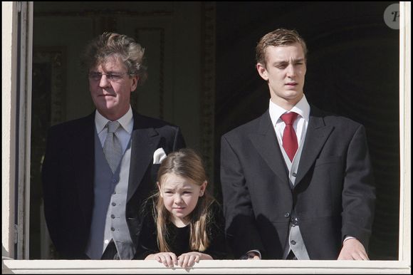 La famille princière monégasque au balcon du palais lors de la fête nationale : Prince Ernst-August de Hanovre, Princesse Alexandra de Hanovre, Pierre Casiraghi. 19/11/2008