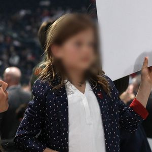 Exclusif - Tiphaine Auzière et sa fille Elise assistent au premier grand meeting du président de la République française et candidat du parti centriste La République en marche (LREM) à la réélection, Emmanuel Macron à la Défense Arena de Nanterre, France, le 2 avril 2022. © Stéphane Lemouton/Bestimage
