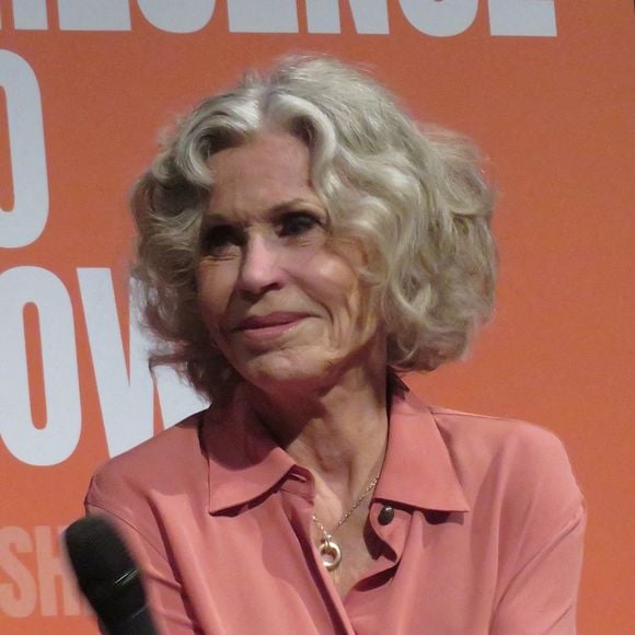 Et son mantra tient en trois mots : "Don’t give up !"

L'actrice et militante Jane Fonda interviewe Rashad Robinson lors de la première étape de sa tournée promotionnelle pour son livre *FROM PRESENCE TO POWER* à New York, États-Unis, le 27 juillet 2026, à l'IFC. 

Photo par Matthew Rettenmund/Splash News/ABACAPRESS.COM