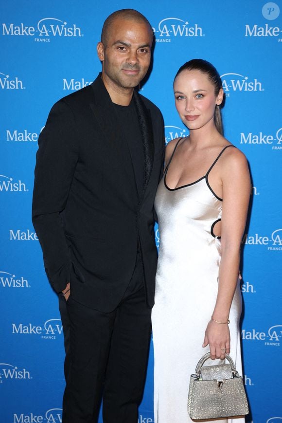 Le couple a décidé de partir pour Marseille pour célébrer l'événement.

Tony Parker et sa femme Agathe Teyssier assistent au photocall " Make a Wish Gala " à Paris, France, le 25 novembre 2024 à Paris, France. Photo by Jerome Dominé/ABACAPRESS.COM