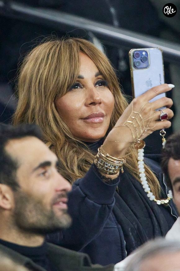 Cathy Guetta - Célébrités assistent au match de Ligue des champions entre le PSG et Manchester City (4-2) au Parc des Princes à Paris le 22 janvier 2025. 
© Cyril Moreau/Bestimage