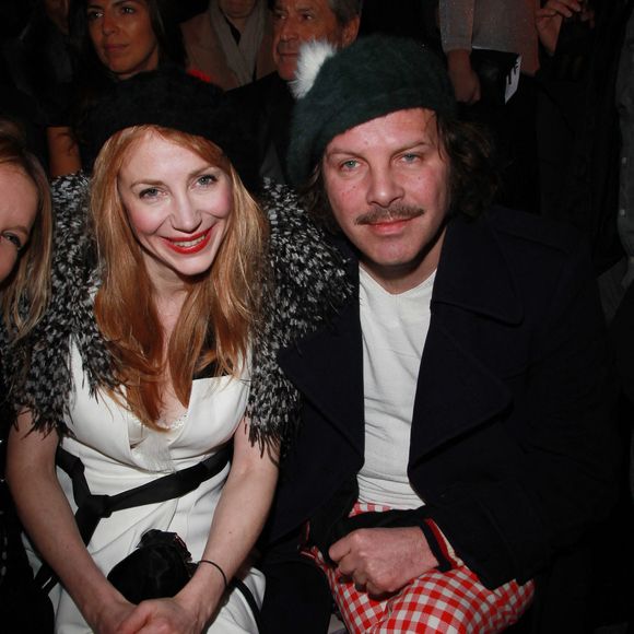 Philippe Katerine et Julie Depardieu forment un couple uni depuis plus de quinze ans.


Julie Depardieu et Philippe Katerine arrivant au défilé d'Etam qui s'est tenu aux Beaux-Arts de Paris, France. Photo par Denis Guignebourg/ABACAPRESS.COM