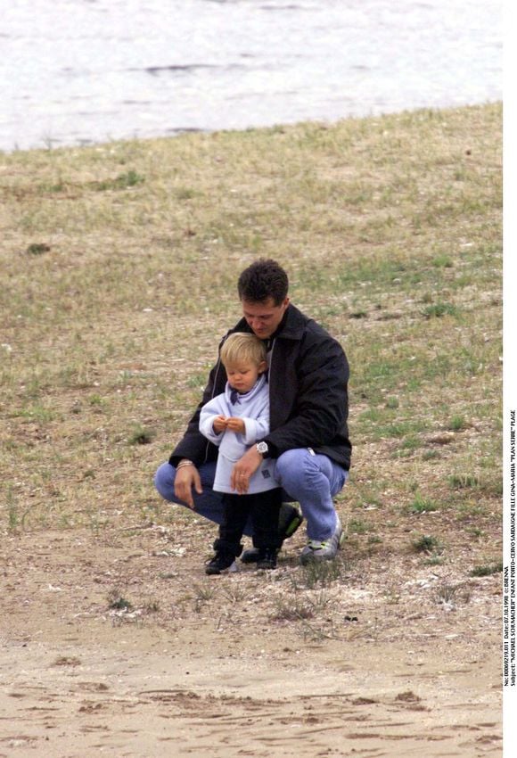 Michael Schumacher avec sa fille Gina Maria en Sardaigne.
© MARIO BRENNA / BESTIMAGE