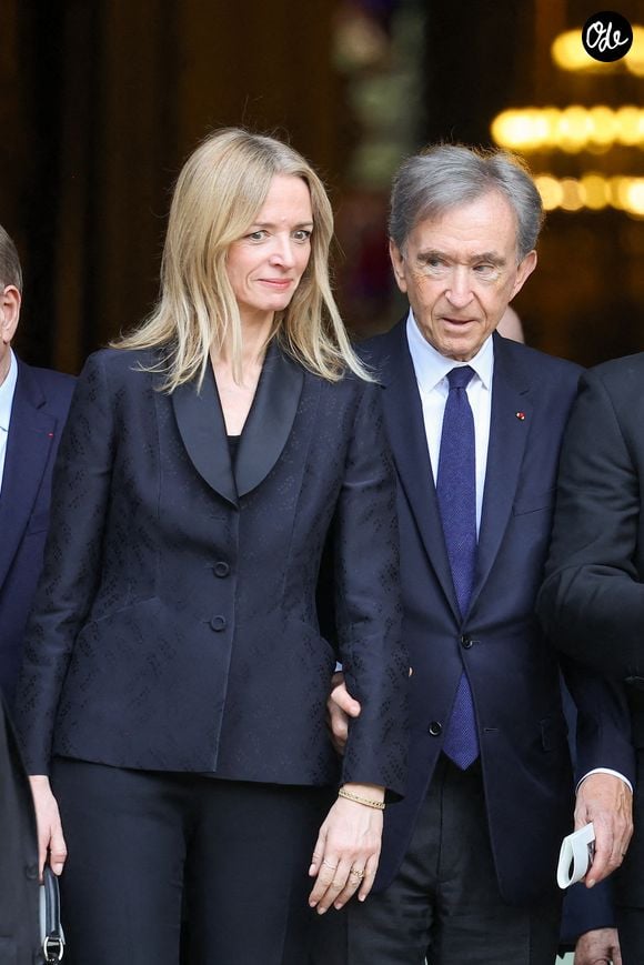 Bernard Arnault et sa fille Delphine Arnault aux obsèques de Bernadette Chirac en la basilique Sainte-Clotilde à Paris (7ème) le 12 juin 2026. L’ancienne première dame de France est décédée le 5 juin 2026 à l’âge de 93 ans. 
© Jacovides / Liewig / Bestimage