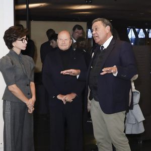 L'histoire entre le président de Fimalac et le musée du Quai Branly n'est toutefois pas nouvelle. En 2018, l'entrepreneur avait fait don à la France de 36 œuvres issues de sa propre collection. C'était, à l'époque, la donation la plus importante d’œuvres africaines et océaniennes qui n'ait jamais été faite, depuis 1945.

Signature de la 2ème convention entre Fimalac et le Musée du Quai Branly, en présence de Marc Ladreit de Lacharrière, Rachida Dati et Emmanuel Kasarhérou, Paris, France, le 28 fevrier 2025. Jack Tribeca / Bestimage